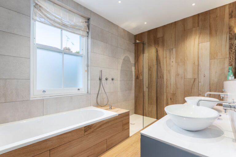 images of property on Devonport Road